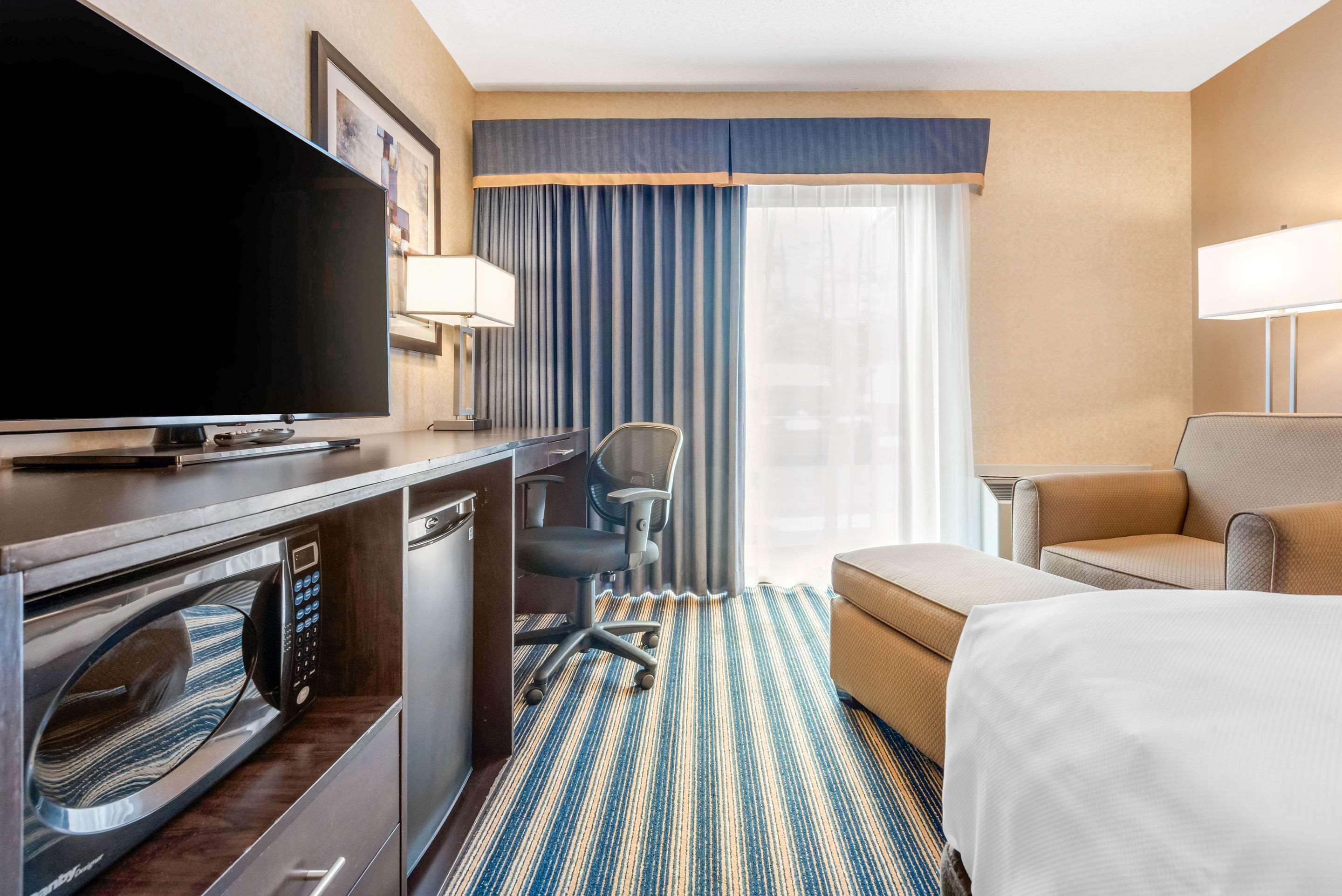 Comfort Inn Сент-Томас Экстерьер фото