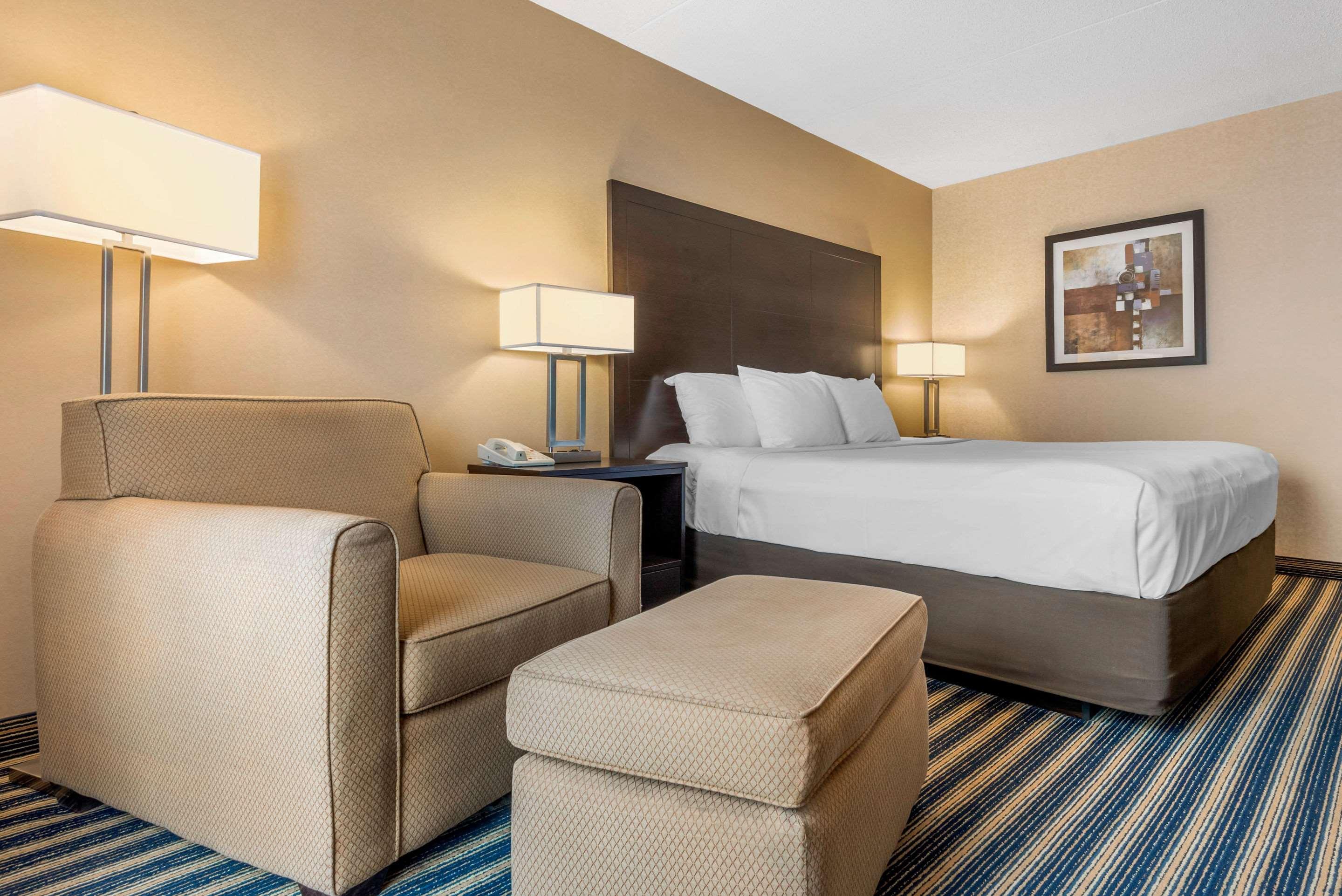 Comfort Inn Сент-Томас Экстерьер фото