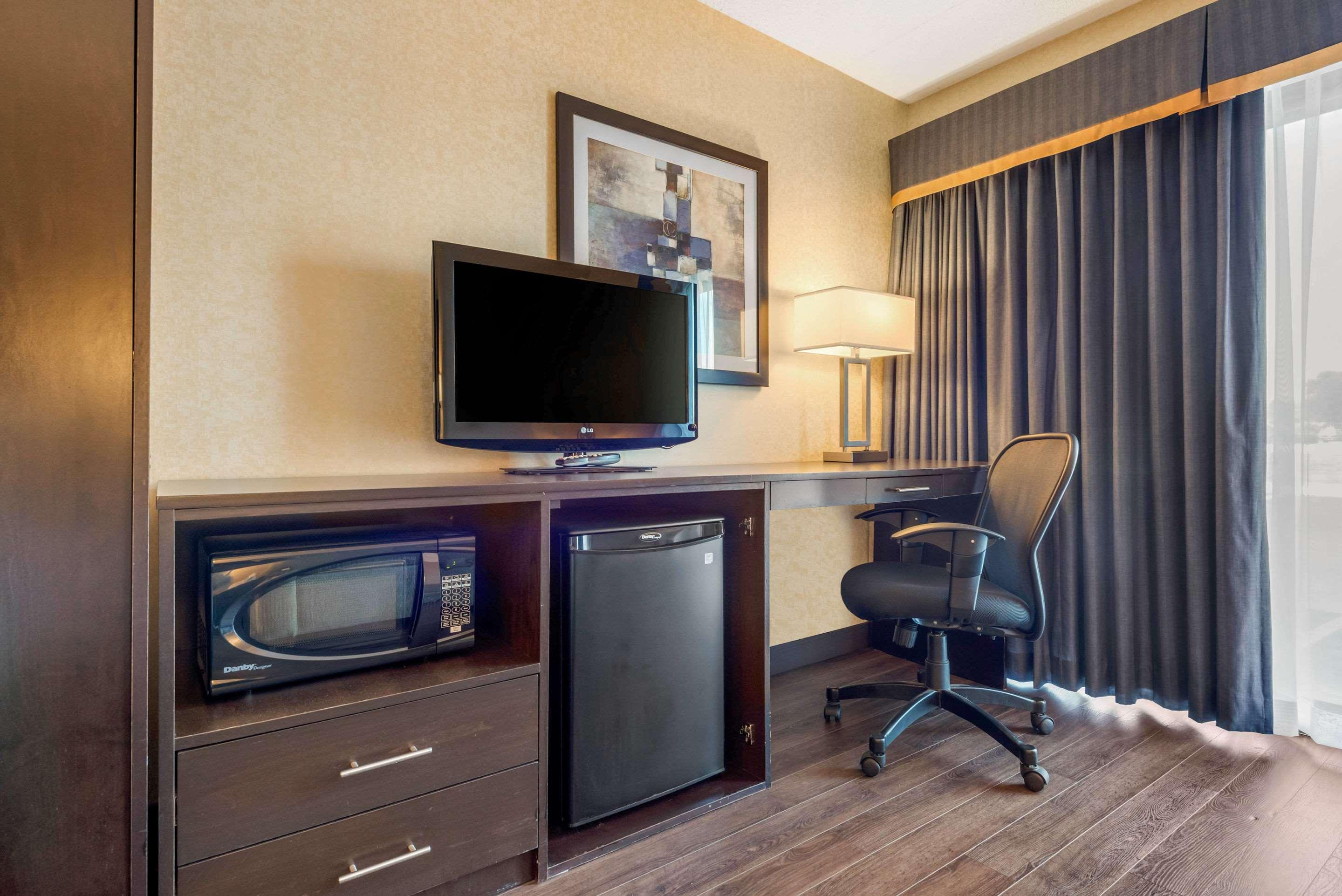 Comfort Inn Сент-Томас Экстерьер фото