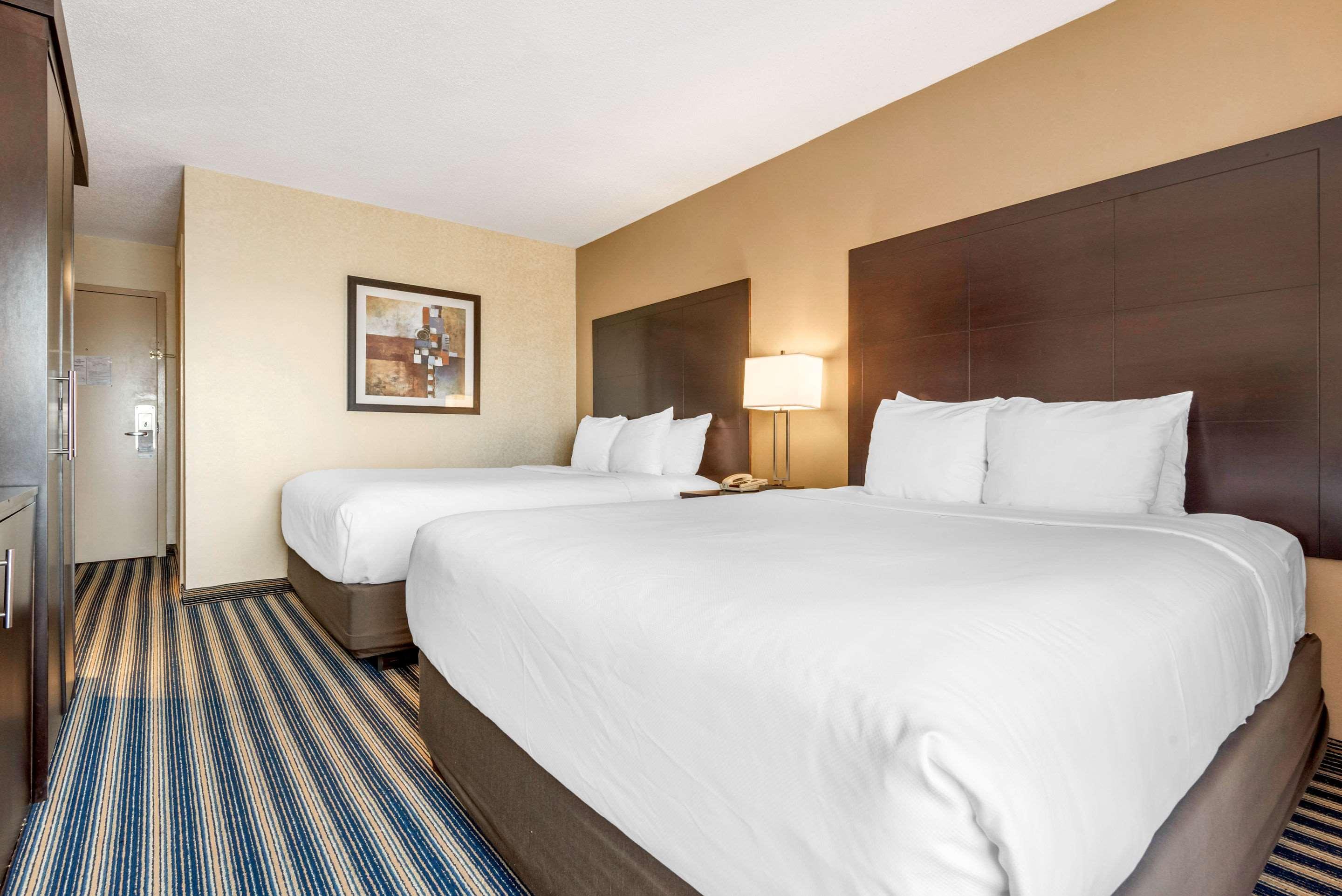 Comfort Inn Сент-Томас Экстерьер фото