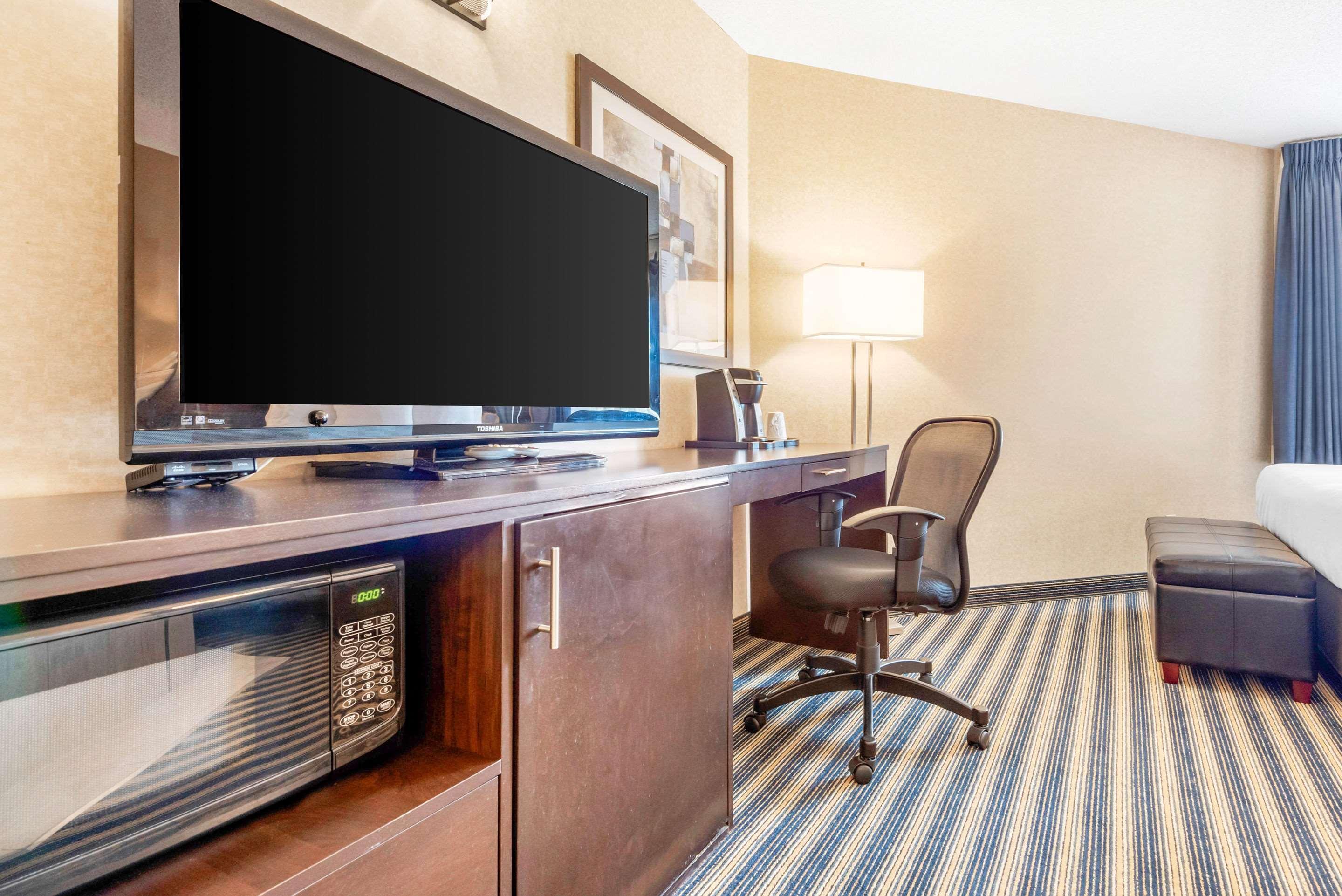Comfort Inn Сент-Томас Экстерьер фото