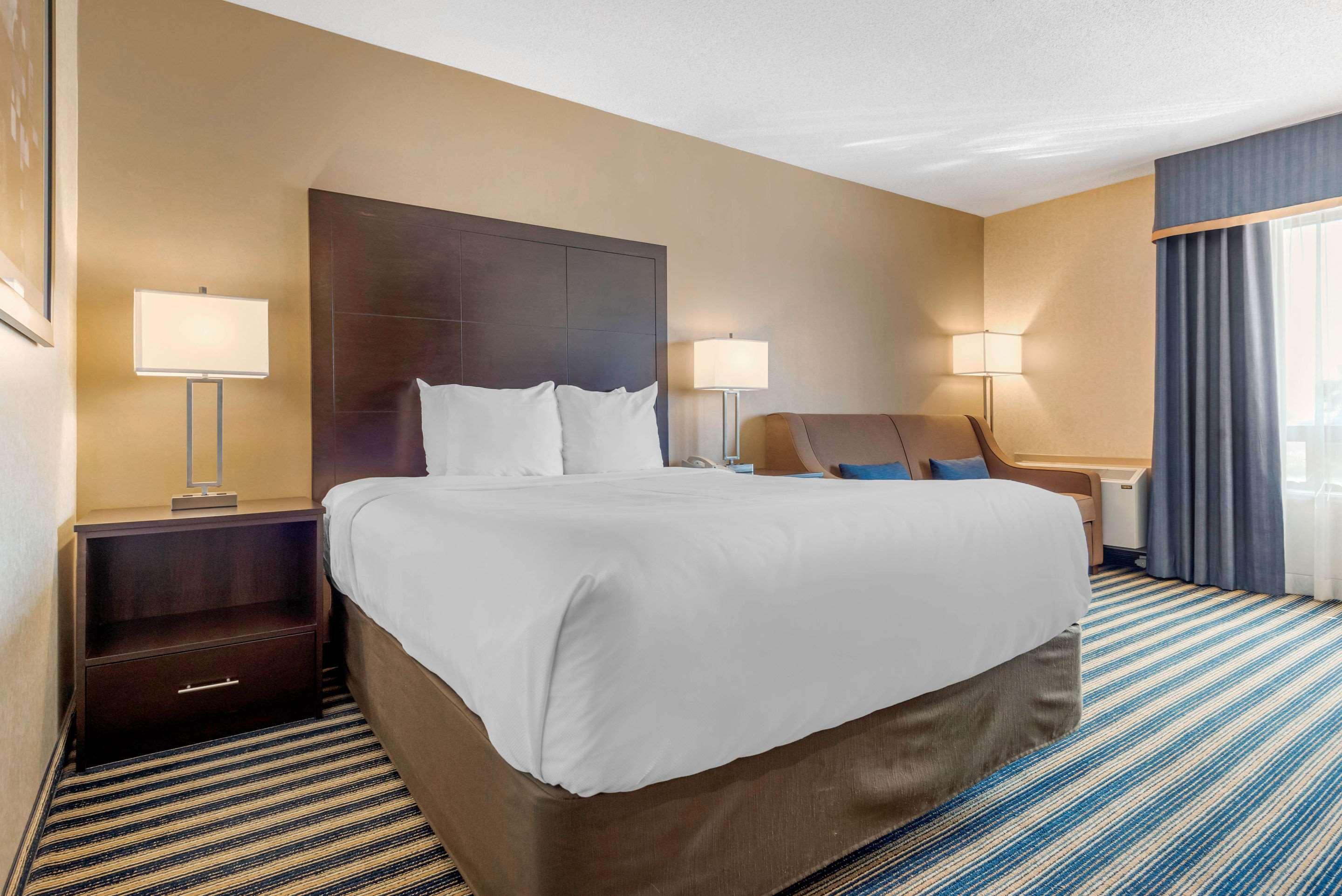 Comfort Inn Сент-Томас Экстерьер фото