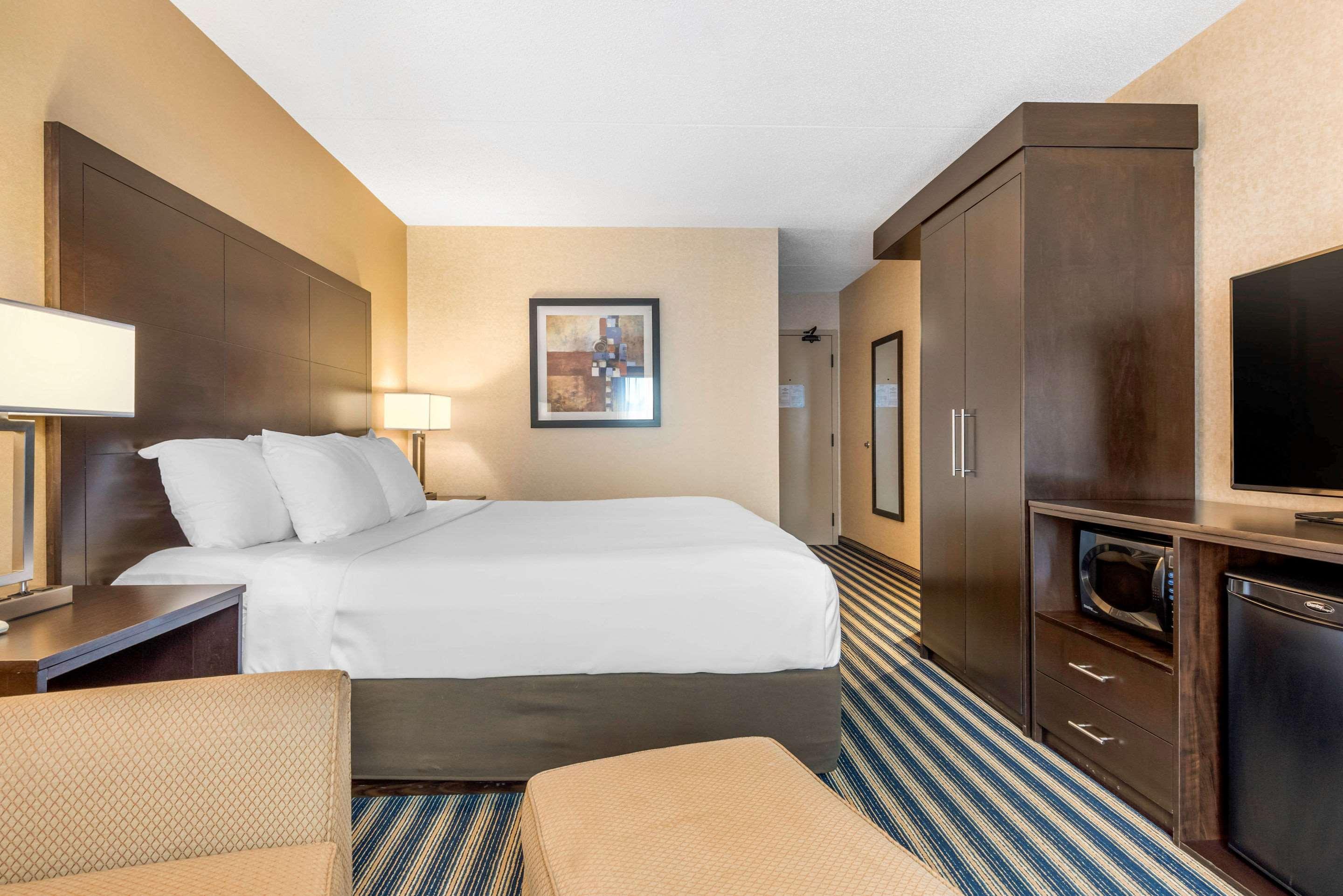 Comfort Inn Сент-Томас Экстерьер фото