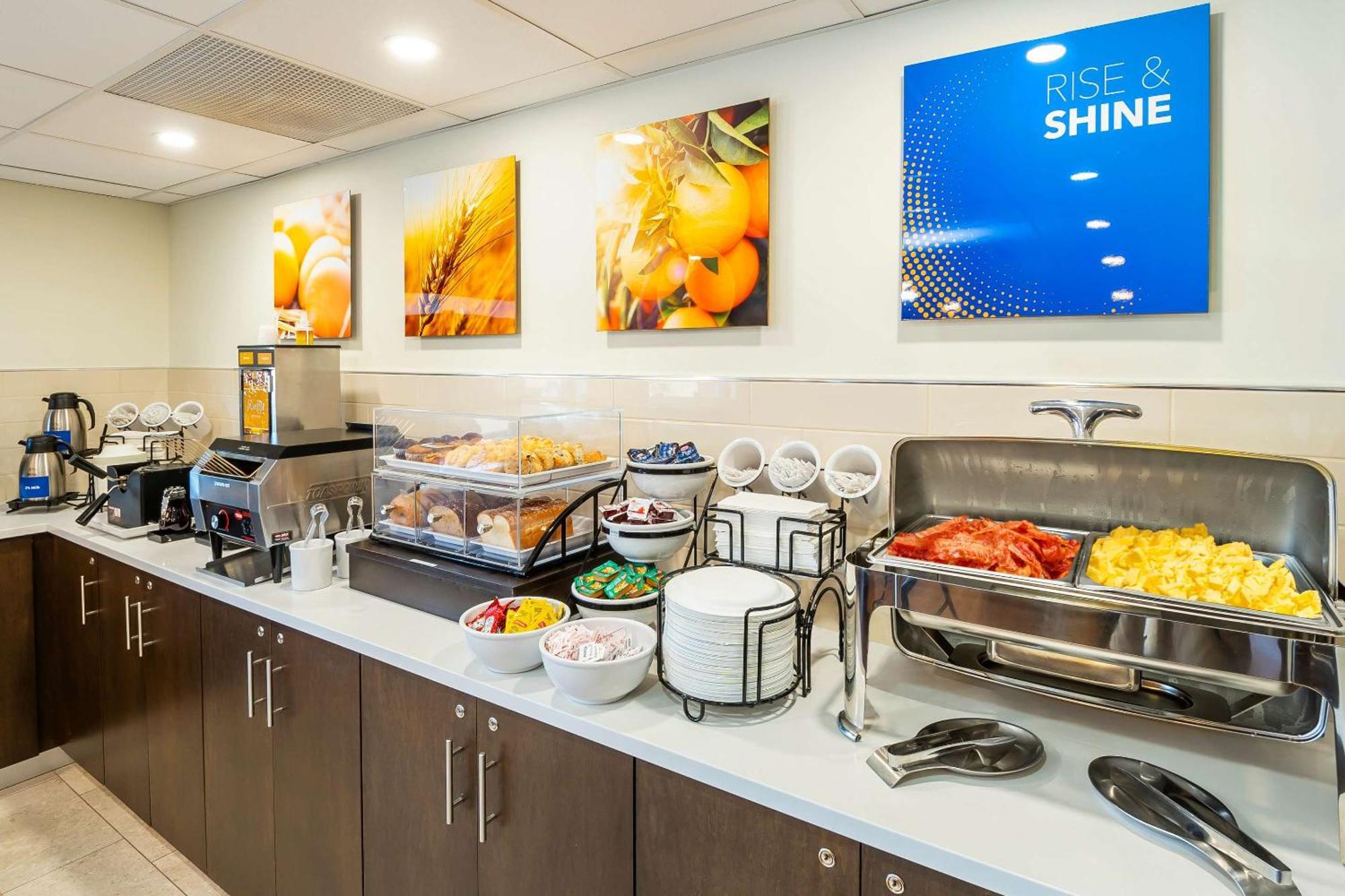 Comfort Inn Сент-Томас Экстерьер фото
